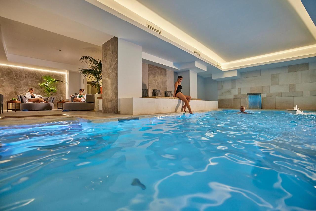 Palazzo Doglio Hotel Cagliari Exterior photo The swimming pool at the hotel